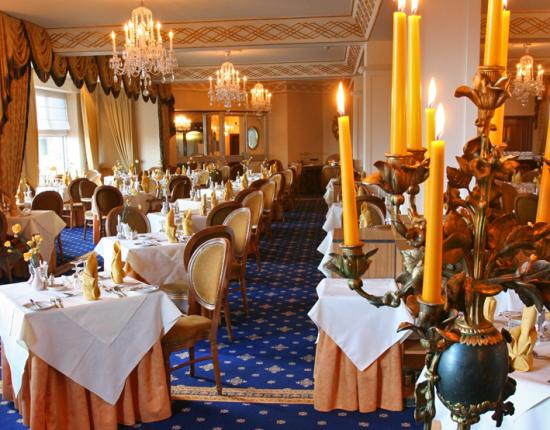 Dining at The Livermead